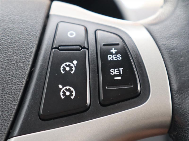 Hyundai i30 1,6   i SW DigiKlima,Tempomat, - fotka 12 z 28