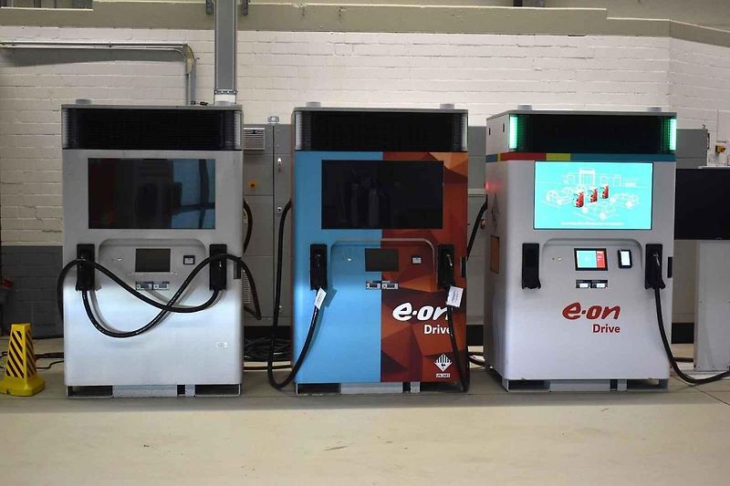 S vozy Kia EV9 jsme mohli vjet přímo do haly s testovacími zařízeními