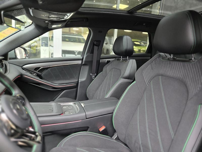 Voyah FREE 318 REV (2025) REV 318 AWD Hybrid - fotka 10 z 18