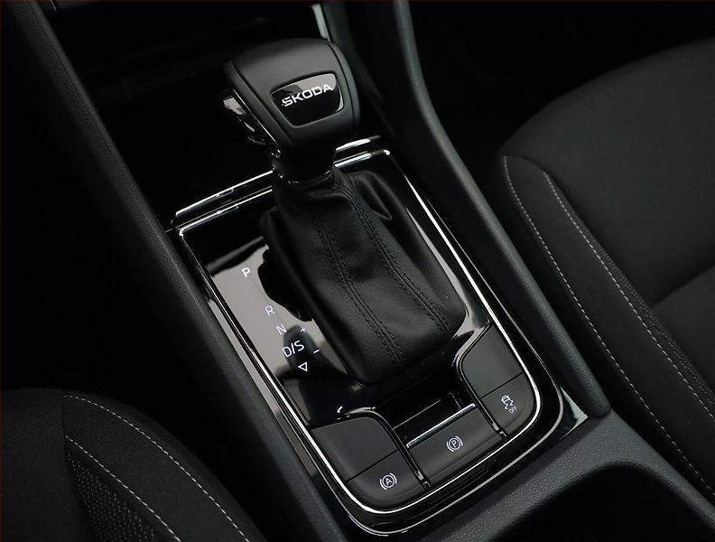 Škoda Karoq (2024) Drive 1.5 TSI - fotka 11 z 18
