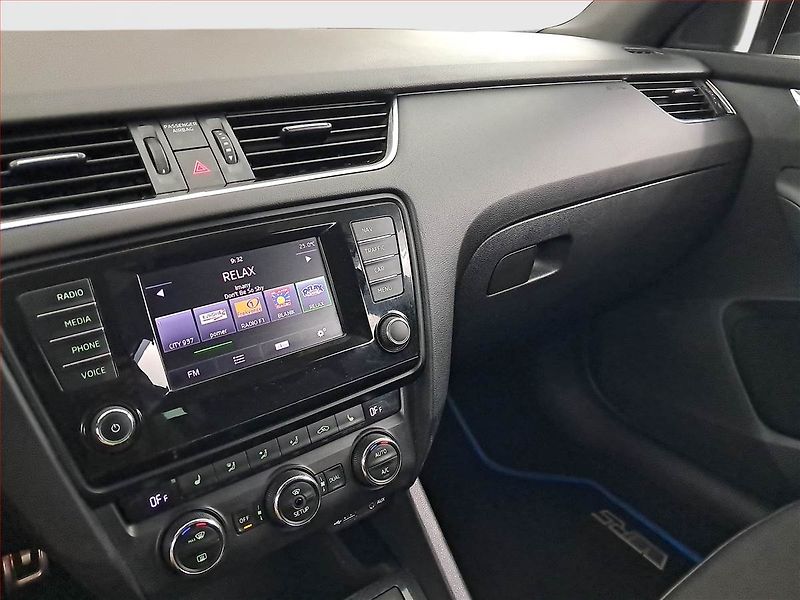 Škoda Octavia (2014) RS 2.0 TDI, Kůže, Navi - fotka 12 z 22