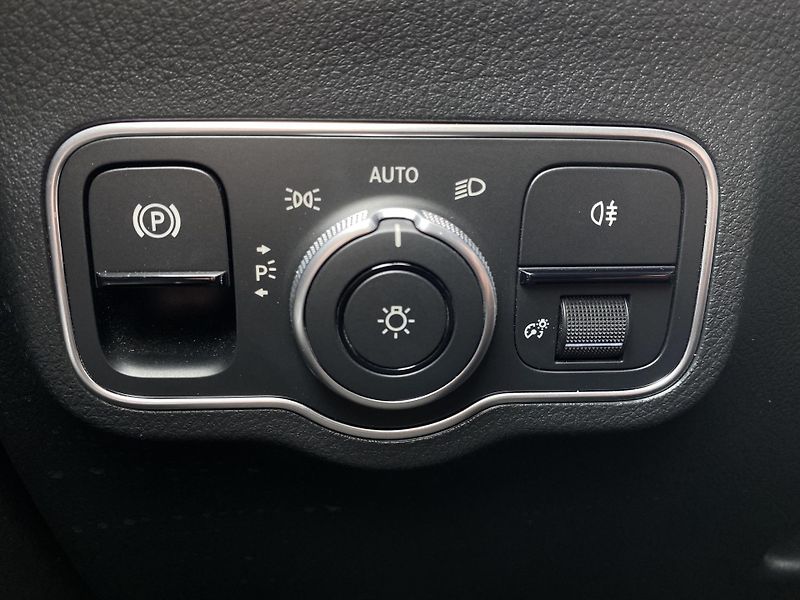 Mercedes-Benz Třídy B B 180 Progressive Advanced  - fotka 17 z 29