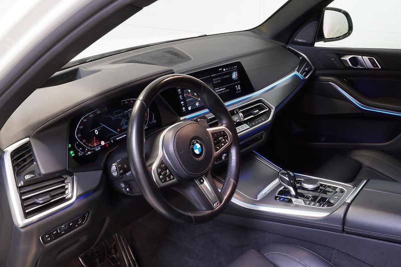 BMW X5 Xdrive40d,ČR,1.MAJ,DPH,7míst - fotka 19 z 47
