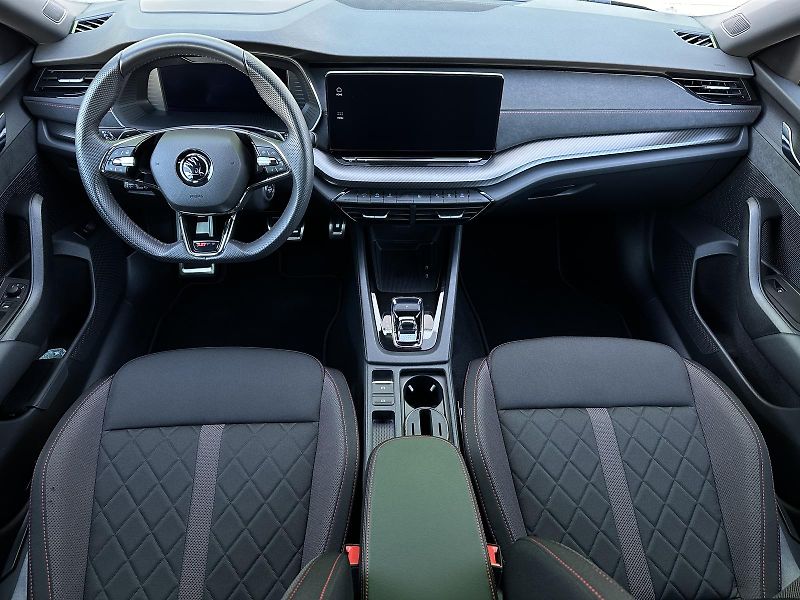 Škoda Octavia RS 2.0 TSi 180kW Matrix-LED V. - fotka 42 z 52