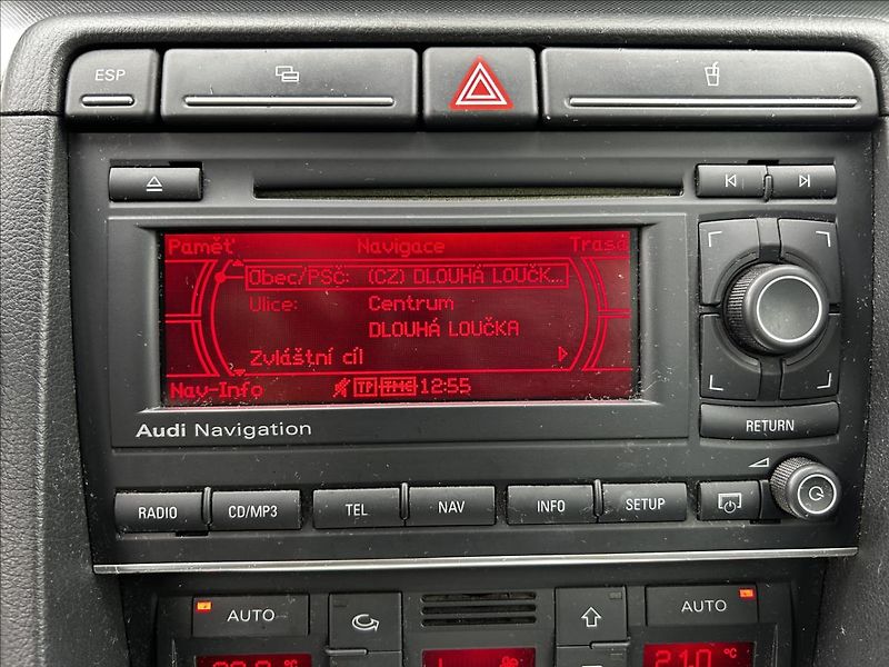 Audi A4 2,0 TDi Automat  NováSTK,Tažné - fotka 16 z 42