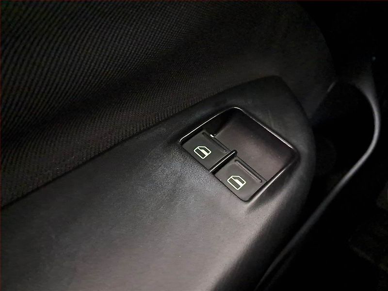 Škoda Octavia (2010) 1.9 TDI, po STK, Tažné - fotka 16 z 16