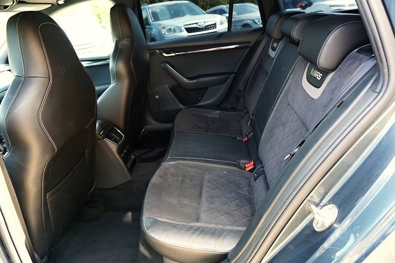 Škoda Octavia (2018) 2,0 TSI 169 kW - fotka 22 z 51