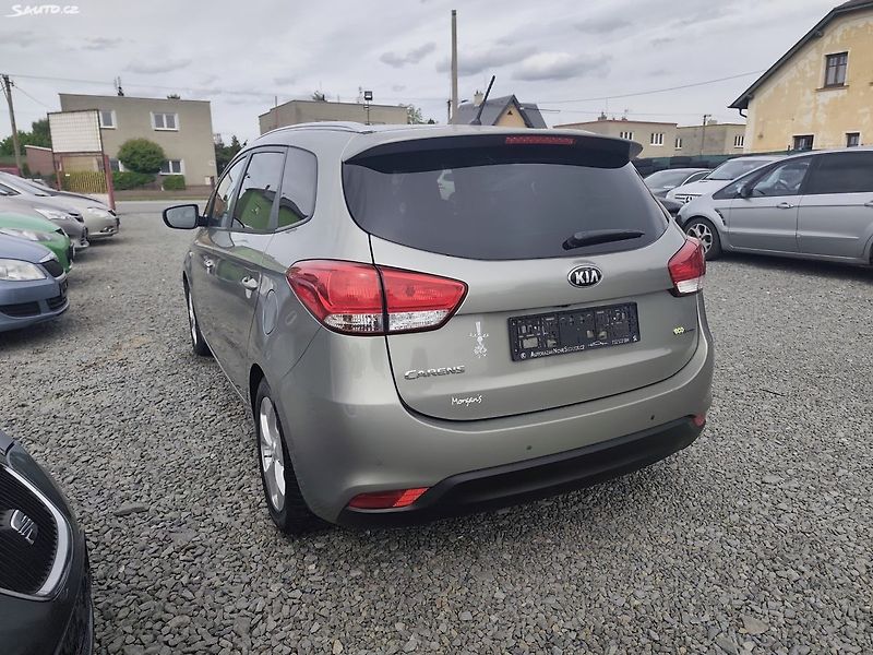 Kia Carens (2013) - fotka 5 z 33