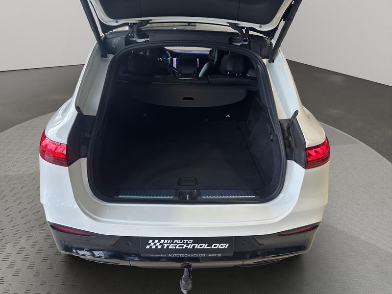 Mercedes-Benz EQS (2023) 580 4MATIC SUV - fotka 25 z 25