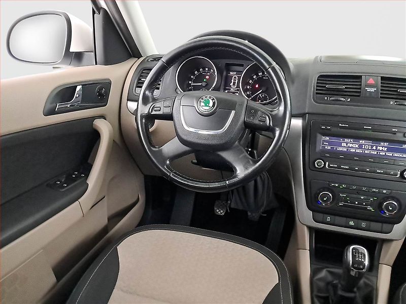 Škoda Yeti (2011) 2.0 TDI, 4X4, Xenony - fotka 7 z 19