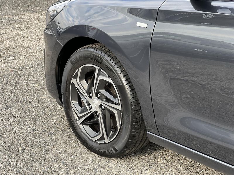 Hyundai i30 1.5T-GDi KAMERA PŮVOD ČR 1.MAJ - fotka 43 z 47