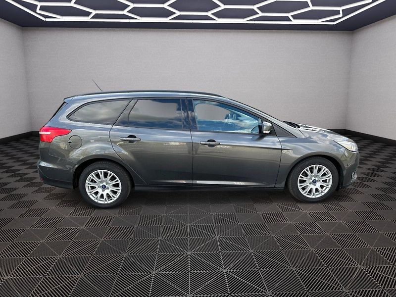 Ford Focus (2017) 1.0EcoBoost 92kw - fotka 8 z 25
