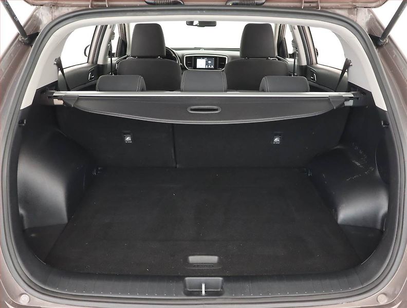 Kia Sportage (2019) 1.6 GDI - fotka 13 z 21