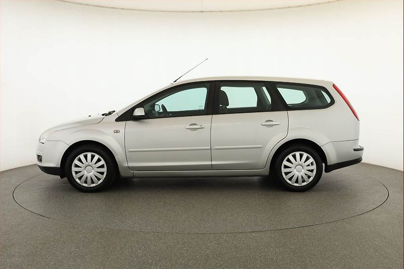 Ford Focus (2007) 1.6 16V, po STK, Tažné, Klima - fotka 3 z 11