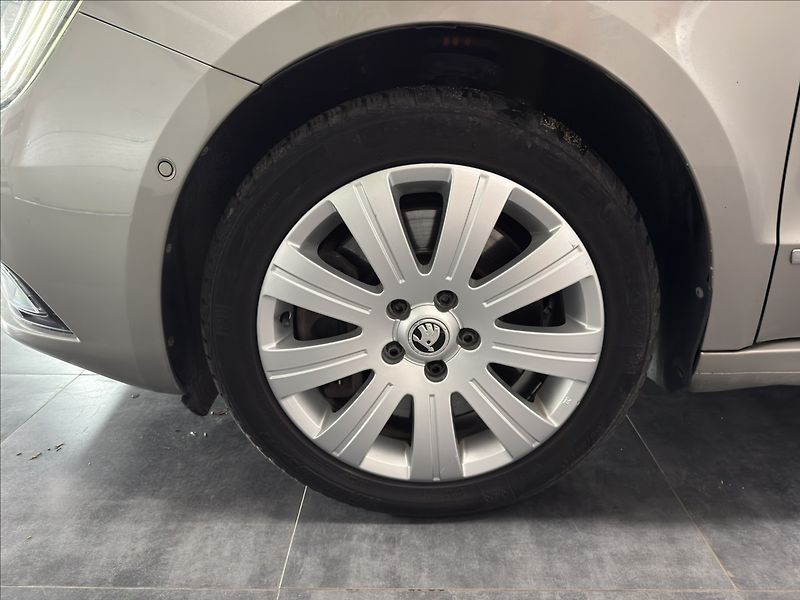 Škoda Superb 3,6   V6 260HP LAURIN WEBASTO - fotka 34 z 37