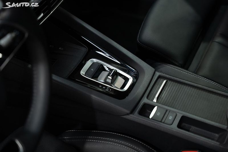 Škoda Octavia 2.0 TDI First Edition Ultimate - fotka 10 z 23