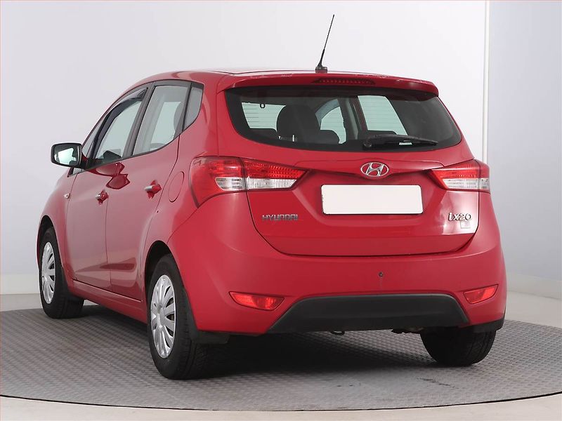 Hyundai ix20 (2012) 1.4 CVVT, Serv.kniha - fotka 4 z 16