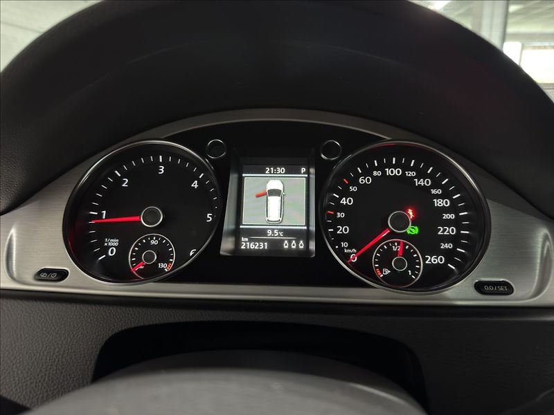 Volkswagen Passat 2,0   TDI DSG 4X4 HIGHLINE ACC - fotka 14 z 37