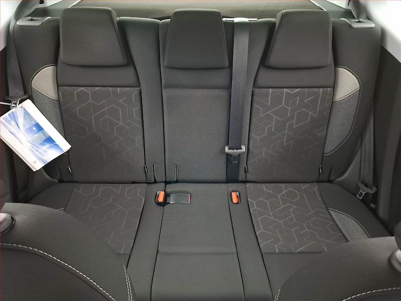 Peugeot 2008 (2018) 1.2 PureTech, ČR,1.maj - fotka 10 z 16