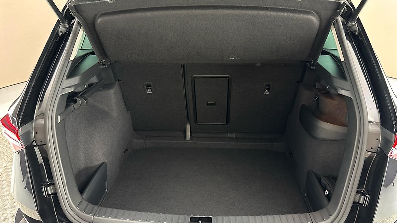 Škoda Karoq 1.5 TSI DSG Style - fotka 17 z 27