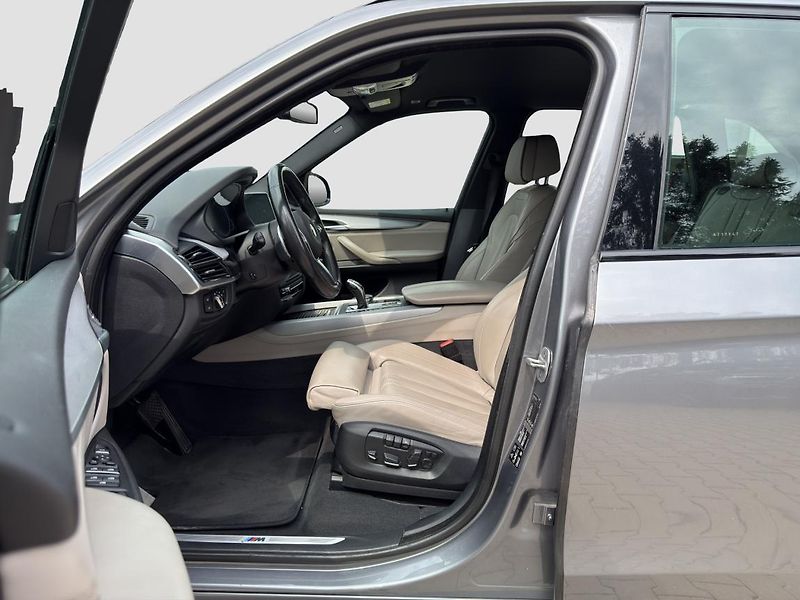 BMW X5 xDrive30d - fotka 2 z 21