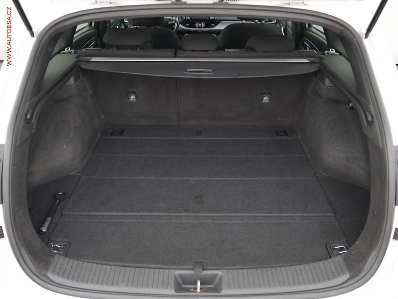Hyundai i30 (2018) 1.4T-GDi, 2.maj,ČR, AC, park - fotka 7 z 21