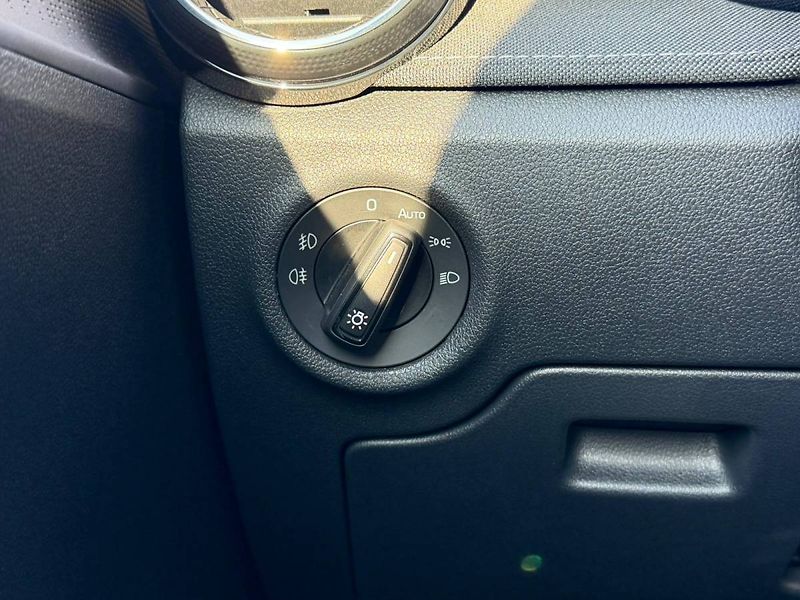 Škoda Fabia Top Selection 1,0 TSI 70 kW 5° - fotka 25 z 33