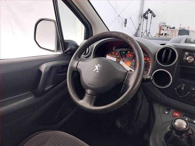 Peugeot Partner (2011) 1.6 16V, 3Místa, ČR - fotka 7 z 13
