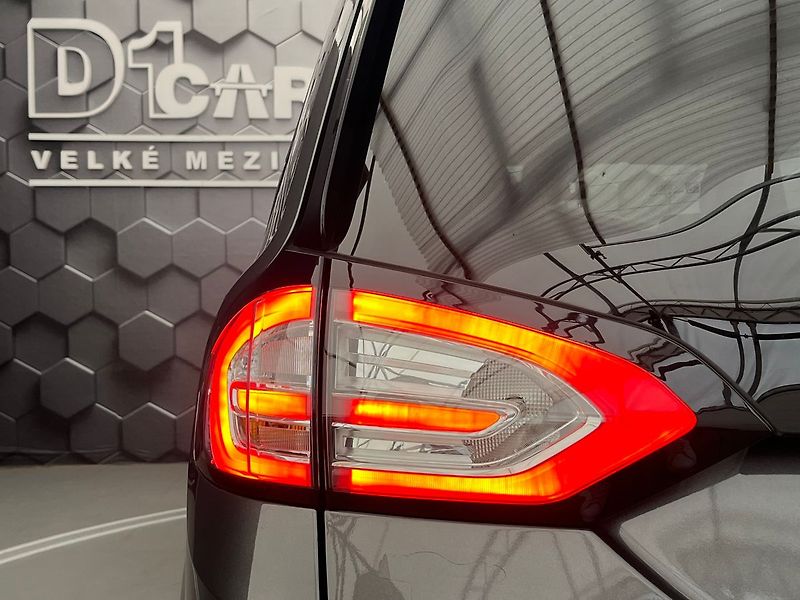 Ford Galaxy 2.5 HEV VIGNALE LED 7míst - fotka 39 z 77