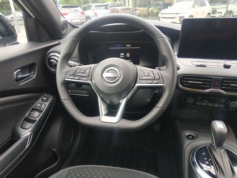 Nissan Juke 1.0 DIG-T, 114k, 7AT, NA CESTĚ - fotka 13 z 29