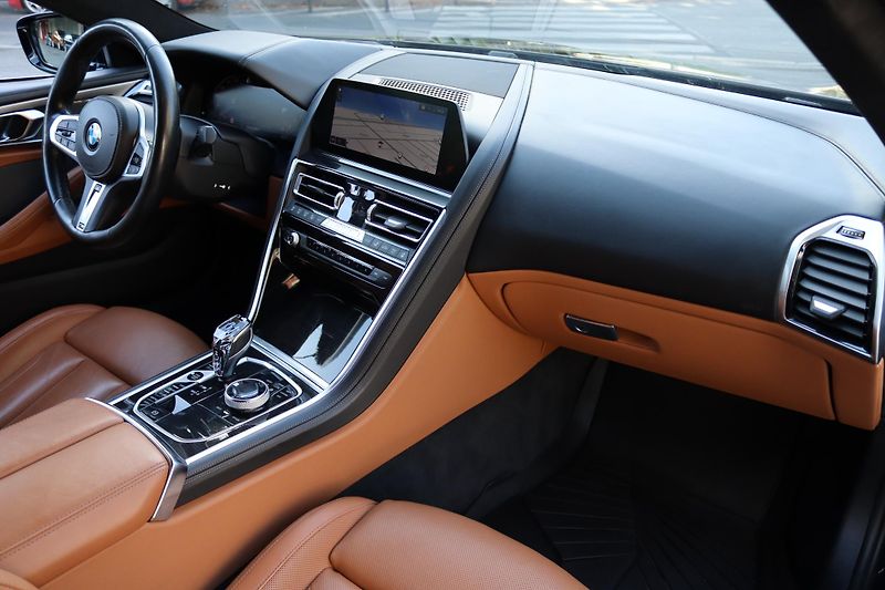 BMW Řada 8 BMW M850i xDrive Coupe - fotka 50 z 60