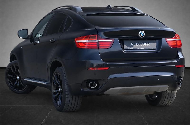 BMW X6 30d, Webasto, LED, HUD, Tažné - fotka 3 z 30
