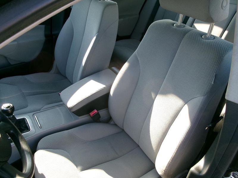 Volkswagen Passat (2007) 2,0TDI 103kW AC TEMP HF - fotka 10 z 25