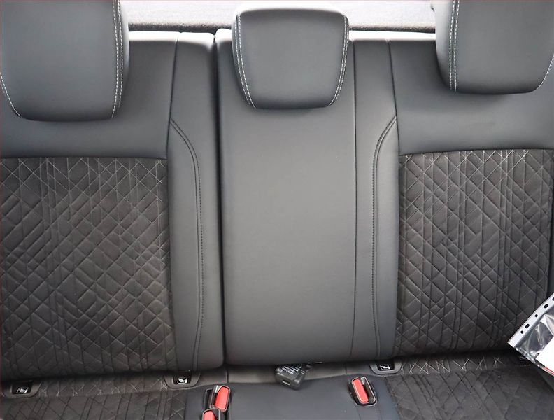 Suzuki Vitara (2022) 1.5 Hybrid, Automat - fotka 10 z 17
