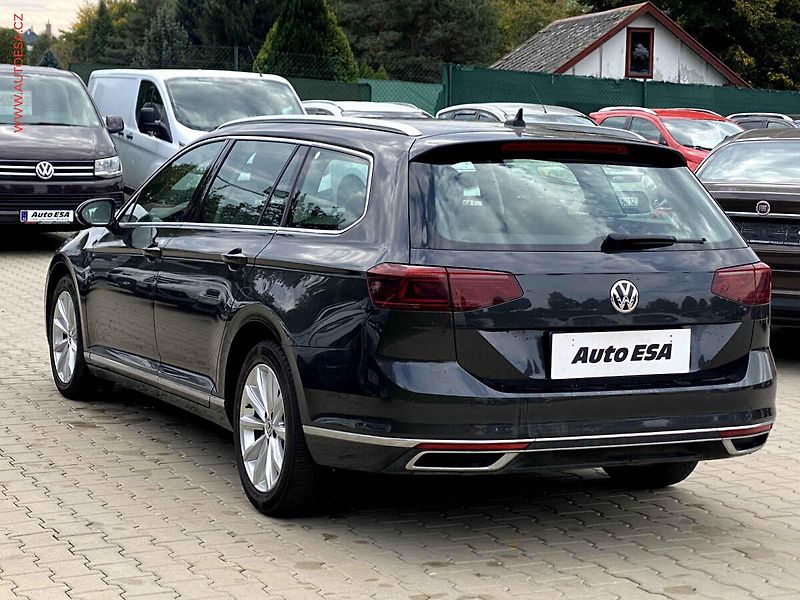 Volkswagen Passat (2020) 1.6 TDi, Elegance, DSG, LED - fotka 4 z 17