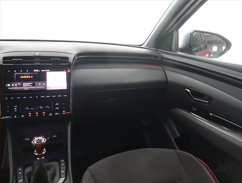 Hyundai Tucson (2022) 1.6 T-GDI - fotka 8 z 20