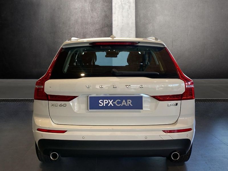 Volvo XC60 D4 AWD MOMENTUM - fotka 4 z 26