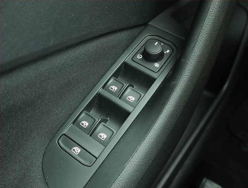 Škoda Scala (2022) Monte Carlo 1.0 TSI - fotka 14 z 16
