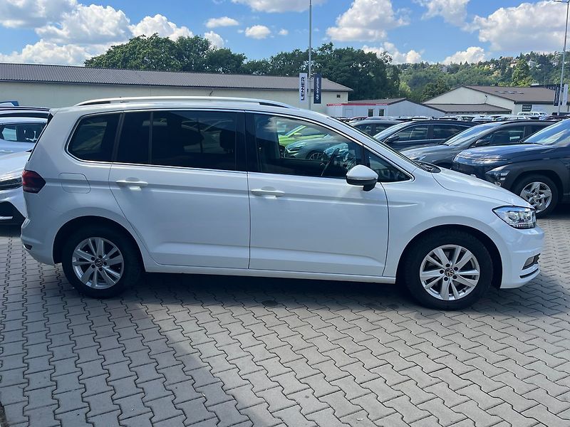 Volkswagen Touran 2.0 TDI/110kW Comfortline DSG - fotka 22 z 24
