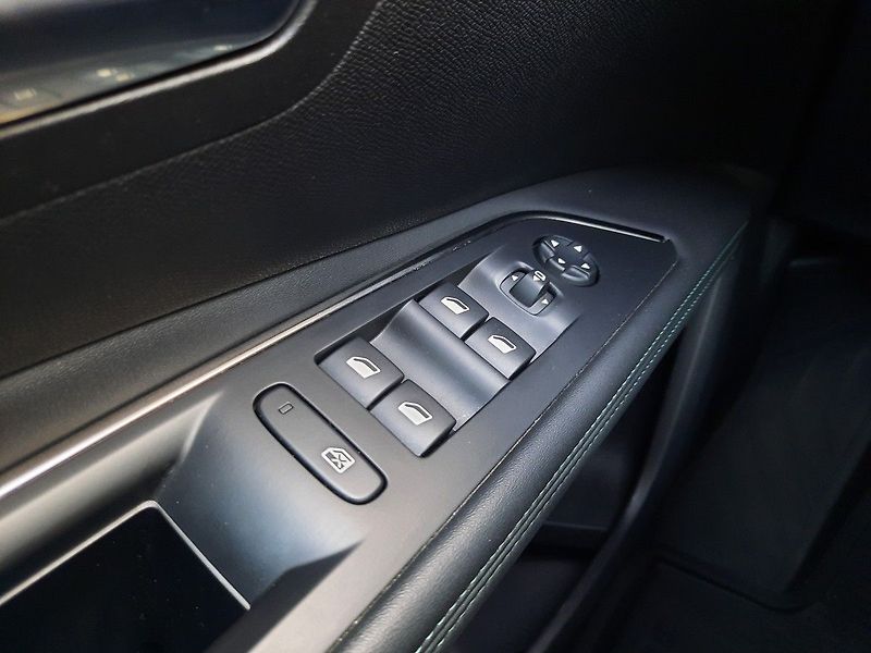 Peugeot 3008 ALLURE PACK 1.5 BHDi 130k EAT8 - fotka 28 z 28