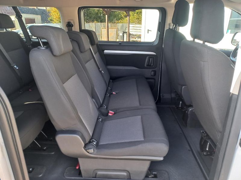 Toyota ProAce Verso (2023) 2.0D-4D 106kW L2 8-míst ČR DPH - fotka 15 z 21
