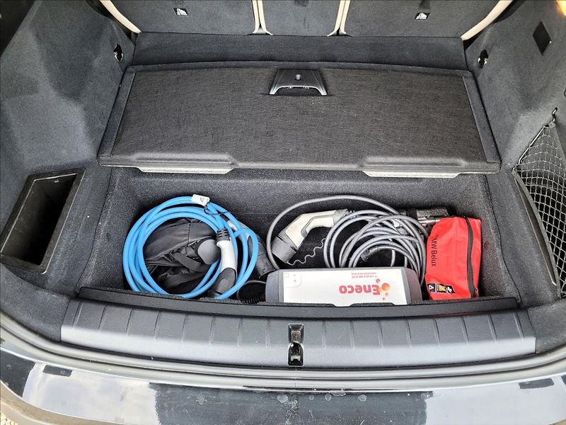 BMW X1 X-drive25e,4x4,M-sport,led - fotka 42 z 50