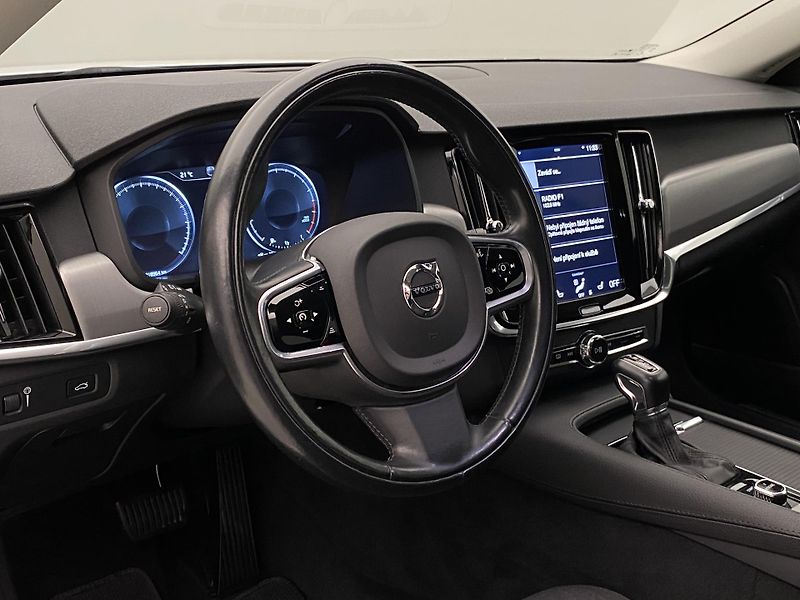Volvo V90 T5 MOMENTUM AUT - fotka 18 z 39