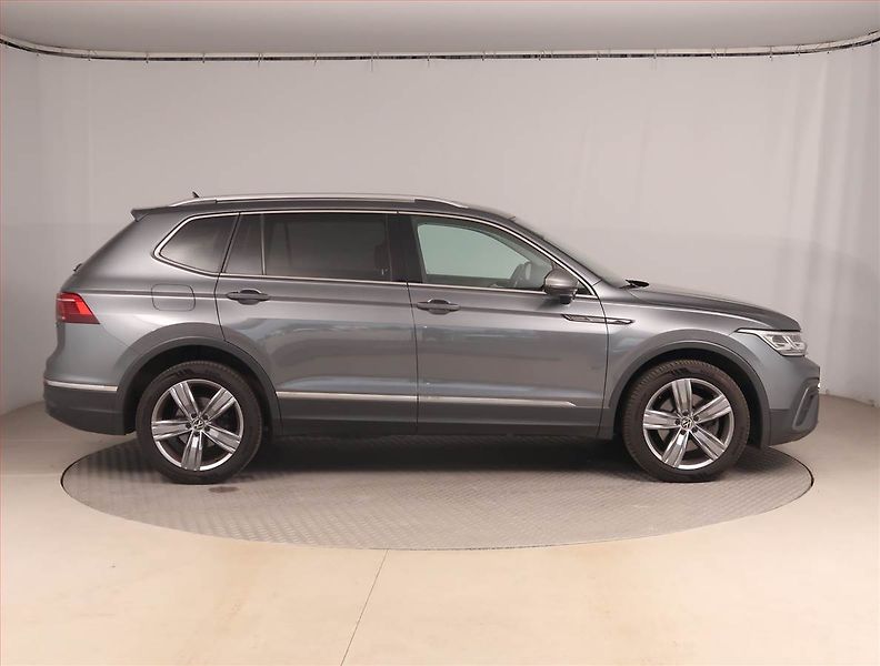 Volkswagen Tiguan Allspace (2022) Elegance 2.0 TDI - fotka 6 z 19