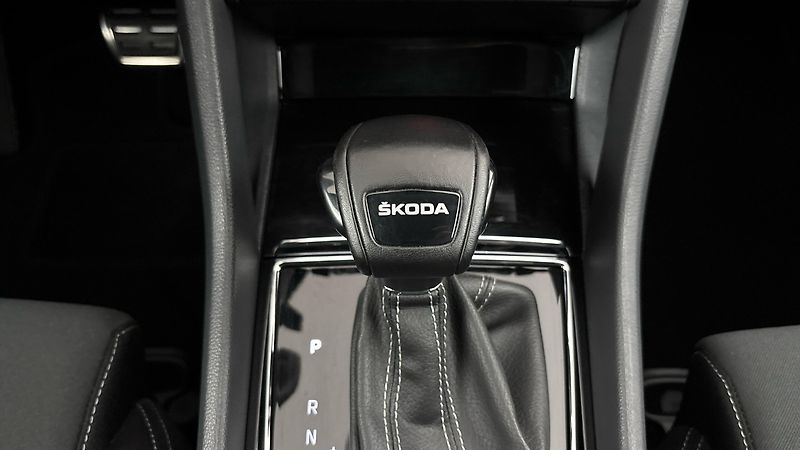 Škoda Karoq 1.5 TSI DSG Sportline - fotka 23 z 27