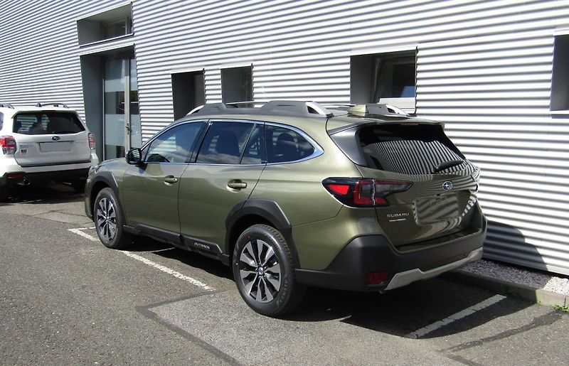 Subaru Outback (2025) 2,5i TOURING  MY25.5 - fotka 6 z 52