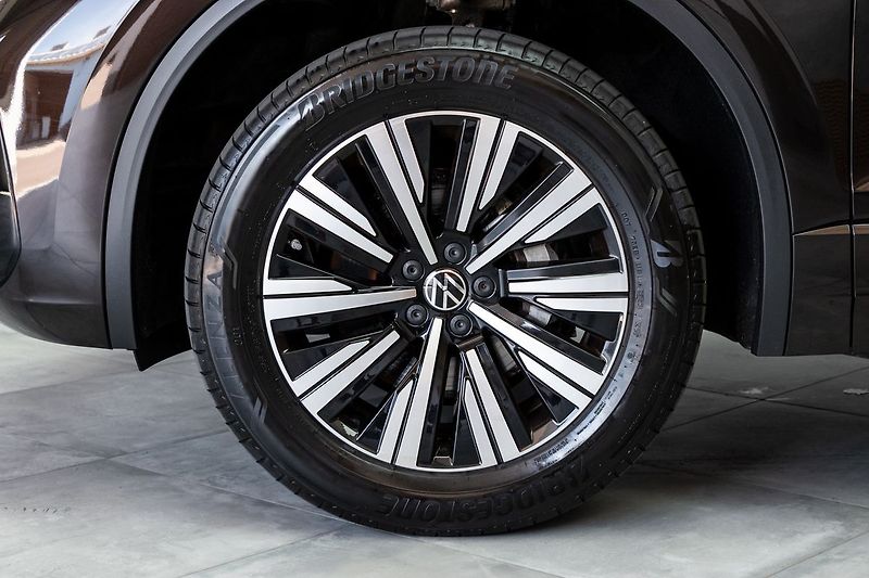 Volkswagen Touareg 3.0 TDI 210kW EXCLUSIVE*ČR 1.M - fotka 32 z 39