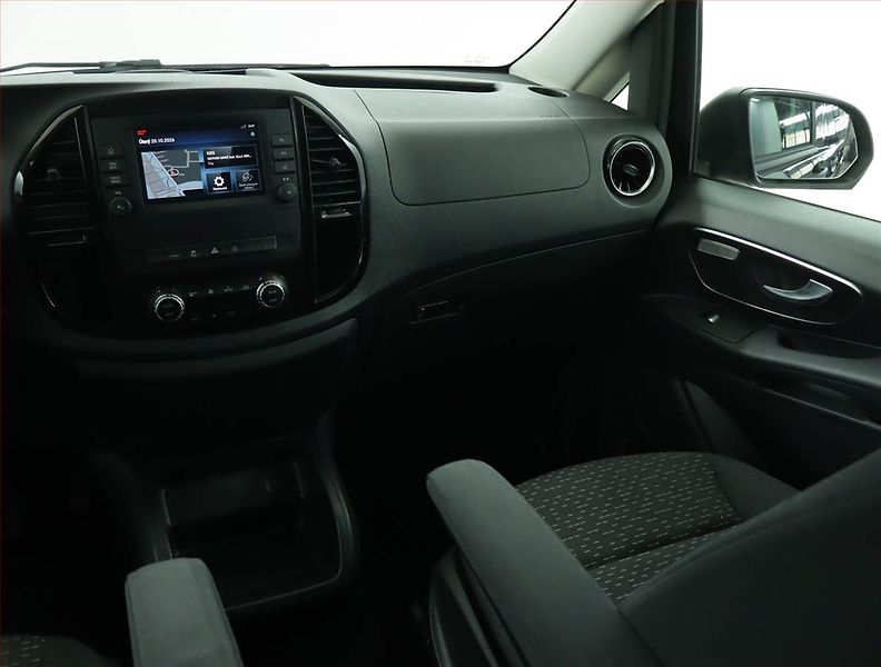 Mercedes-Benz Vito (2022) Select 119 CDI 4x4, Bus, 8Míst - fotka 8 z 19