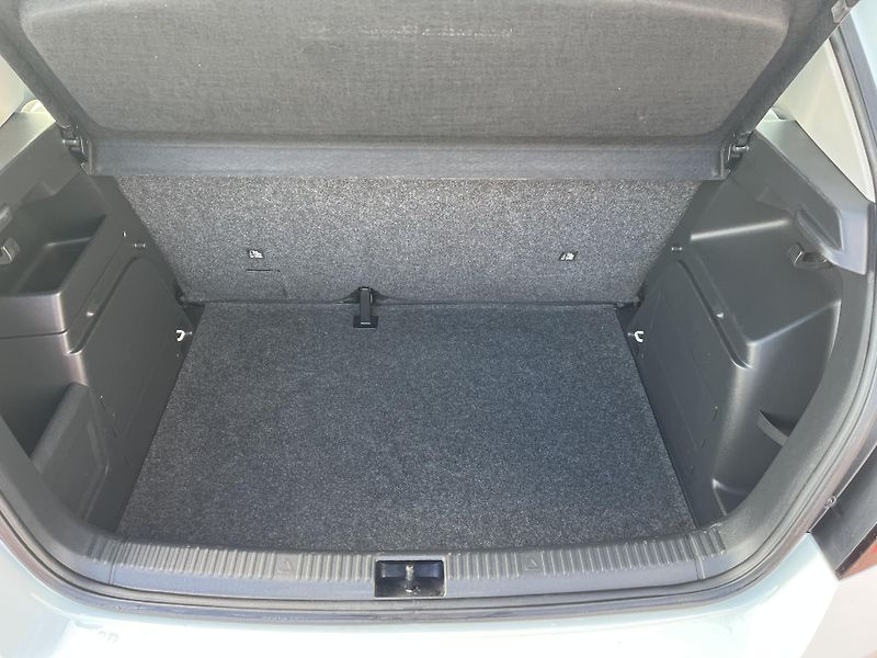 Škoda Fabia 1.4 TDI Red & Grey 1.Majitel - fotka 22 z 28