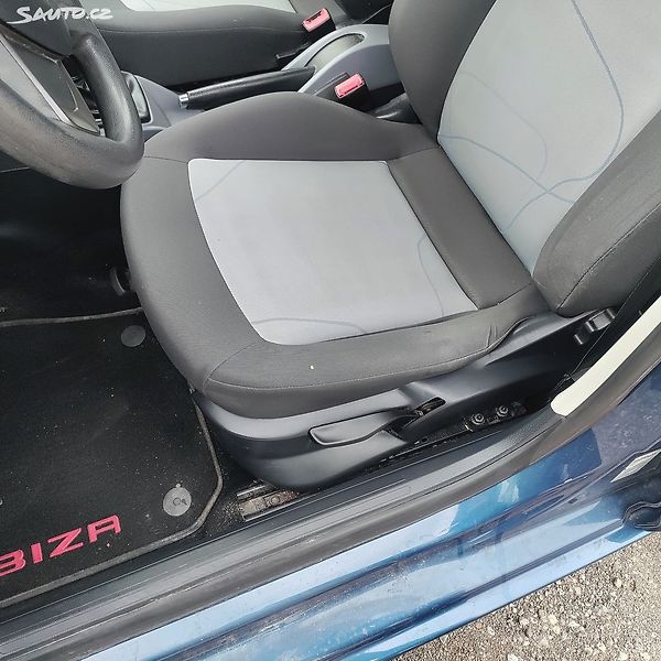 Seat Ibiza KRÁSNÁ,65KM,SERVISKA,1MAJ71LET - fotka 17 z 23